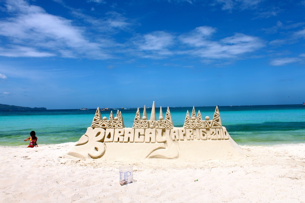 https://d3r8gwkgo0io6y.cloudfront.net/upload/Boracay isalnd.jpg